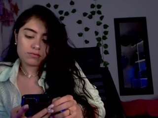 Lavero-98 nude is waiting to chat with you live for FREE