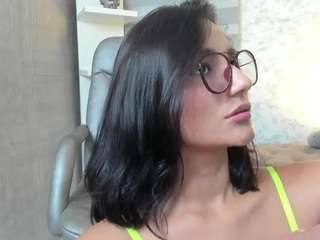 M A R T I N A nude is waiting to chat with you live for FREE