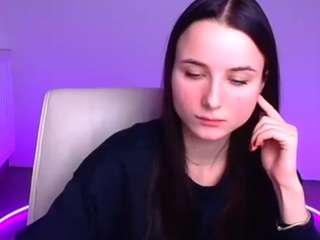 EmmaCutiee nude is waiting to chat with you live for FREE