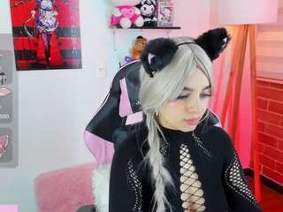 Bellahunterr nude is waiting to chat with you live for FREE