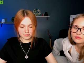Amelia-shiny nude is waiting to chat with you live for FREE
