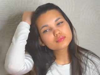 ElgaCurrington nude is waiting to chat with you live for FREE