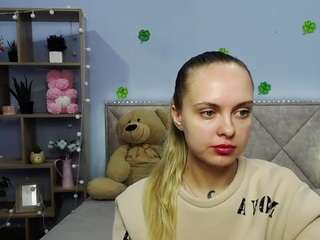 KhaleesiMoon nude is waiting to chat with you live for FREE