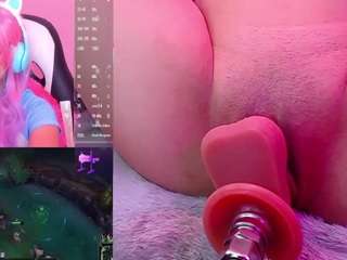 Lila uwu nude is waiting to chat with you live for FREE