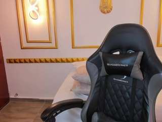 Liza-ricci nude is waiting to chat with you live for FREE