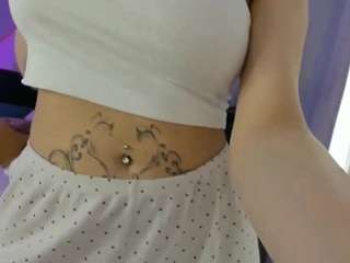 YourBabyLuna18 nude is waiting to chat with you live for FREE