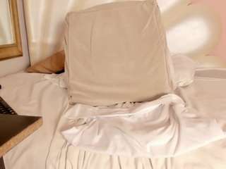 Melany-Starck nude is waiting to chat with you live for FREE