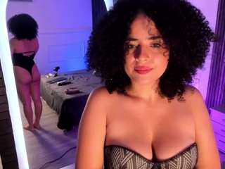 DahliaLawrence nude is waiting to chat with you live for FREE