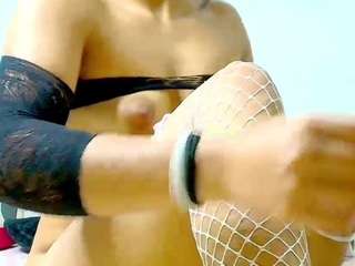 MelodyqueenDark nude is waiting to chat with you live for FREE