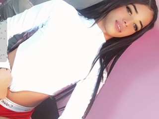 Ninaa-Keyli nude is waiting to chat with you live for FREE