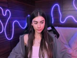Laisy-flay nude is waiting to chat with you live for FREE