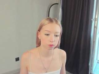 Sara-peterson nude is waiting to chat with you live for FREE