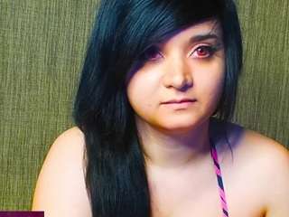 Trixiedoescamcam nude is waiting to chat with you live for FREE