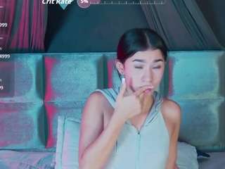 Arii-moon nude is waiting to chat with you live for FREE