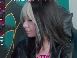 Ravenn-Moonn nude is waiting to chat with you live for FREE