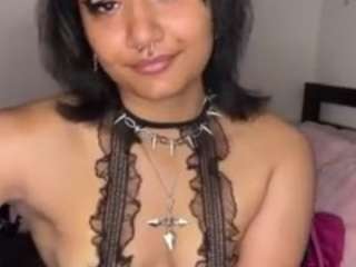 Wickedwifex nude is waiting to chat with you live for FREE