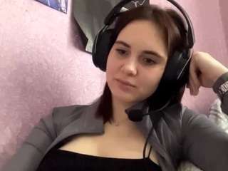 Alya nude is waiting to chat with you live for FREE
