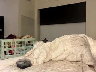 Cristasworldxoxo nude is waiting to chat with you live for FREE