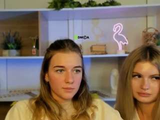 Iris-velvet nude is waiting to chat with you live for FREE