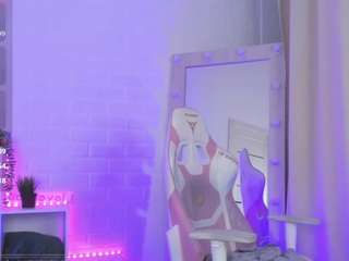 LivingDolly nude is waiting to chat with you live for FREE