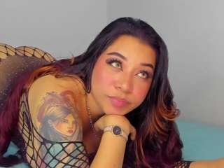Rosy nude is waiting to chat with you live for FREE