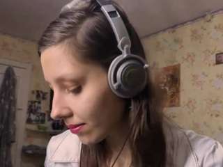 BetteBirk nude is waiting to chat with you live for FREE