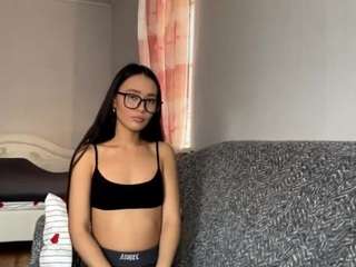EleanorRivera nude is waiting to chat with you live for FREE