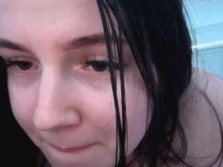 GiannaHernandez nude is waiting to chat with you live for FREE