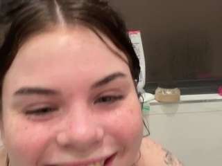 Lolavalentine23 nude is waiting to chat with you live for FREE