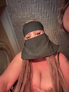Queentaraf999 nude pussy Live Sex Chat & Recorded Videos