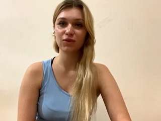 SadieThompson nude is waiting to chat with you live for FREE