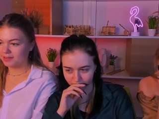 Sendi-cais nude is waiting to chat with you live for FREE