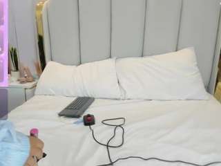 SweetKata nude is waiting to chat with you live for FREE