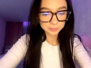 EmmaFlores nude is waiting to chat with you live for FREE