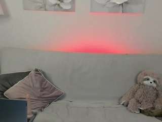 EmmaSunflower nude is waiting to chat with you live for FREE