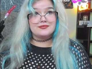 LilMilkyLilly nude is waiting to chat with you live for FREE