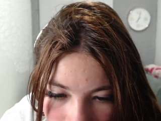 Scarlet-redhead nude is waiting to chat with you live for FREE