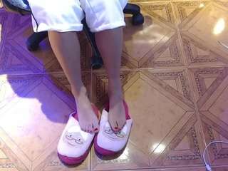Antonella-cutee nude is waiting to chat with you live for FREE