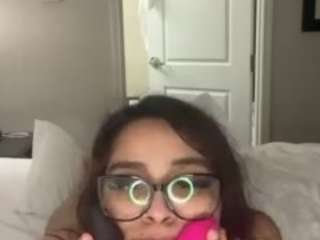 Buttercupchikah nude is waiting to chat with you live for FREE
