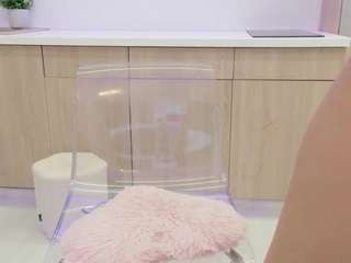 Elly-Bliss nude is waiting to chat with you live for FREE