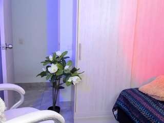 F, íore santamaria nude is waiting to chat with you live for FREE