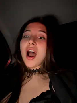 ICrazyOneIRL nude pussy Live Sex Chat & Recorded Videos