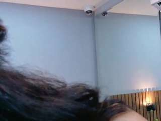 Luna-roja25 nude is waiting to chat with you live for FREE