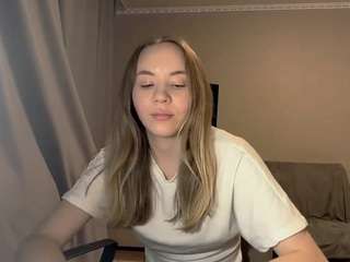 XiaMarino nude is waiting to chat with you live for FREE