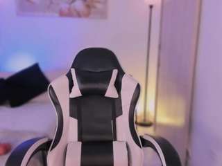 Chloemoretix nude is waiting to chat with you live for FREE