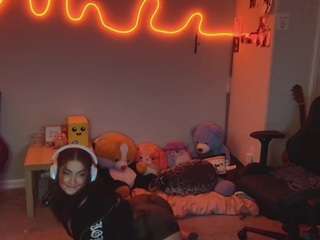 LushLani nude is waiting to chat with you live for FREE