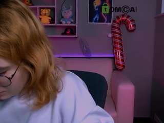 Mikami-grey nude is waiting to chat with you live for FREE