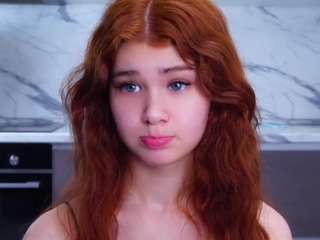 MillieStram nude is waiting to chat with you live for FREE