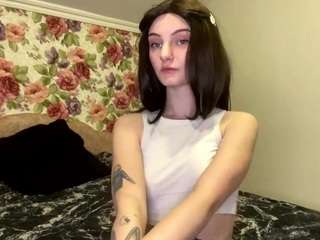 SeritaSnavely nude is waiting to chat with you live for FREE