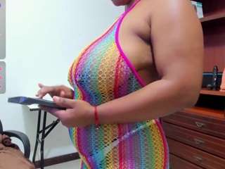 ArianaContee nude is waiting to chat with you live for FREE